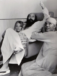  Osho Moves to Bombay